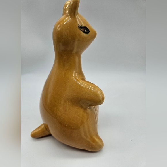George Wood kangaroo figurine cotton dispenser - Picture 4 of 16